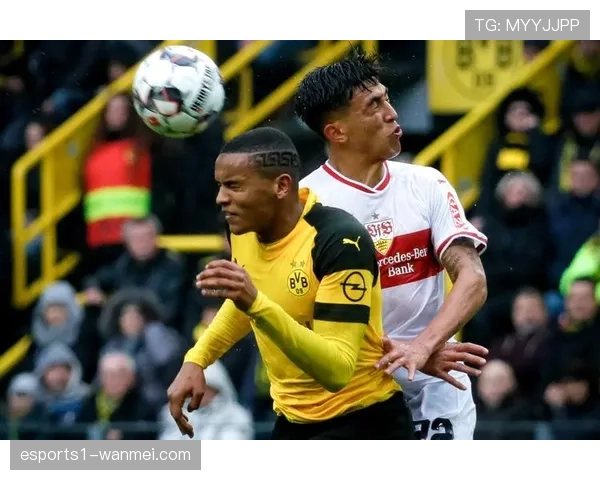 斯图加特4-3-3体系控制力，中场三角区传球网络构建分析